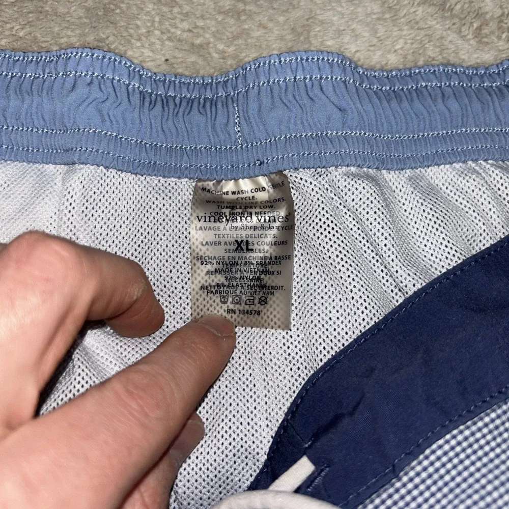 Vineyard  Vines Men's  Seersucker  Swim Trunks Size XL Blue Plaid Textured‎